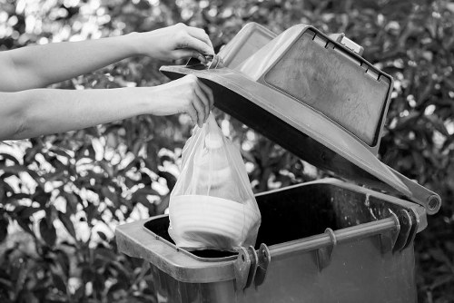 Community clean-up event in Tufnell Park